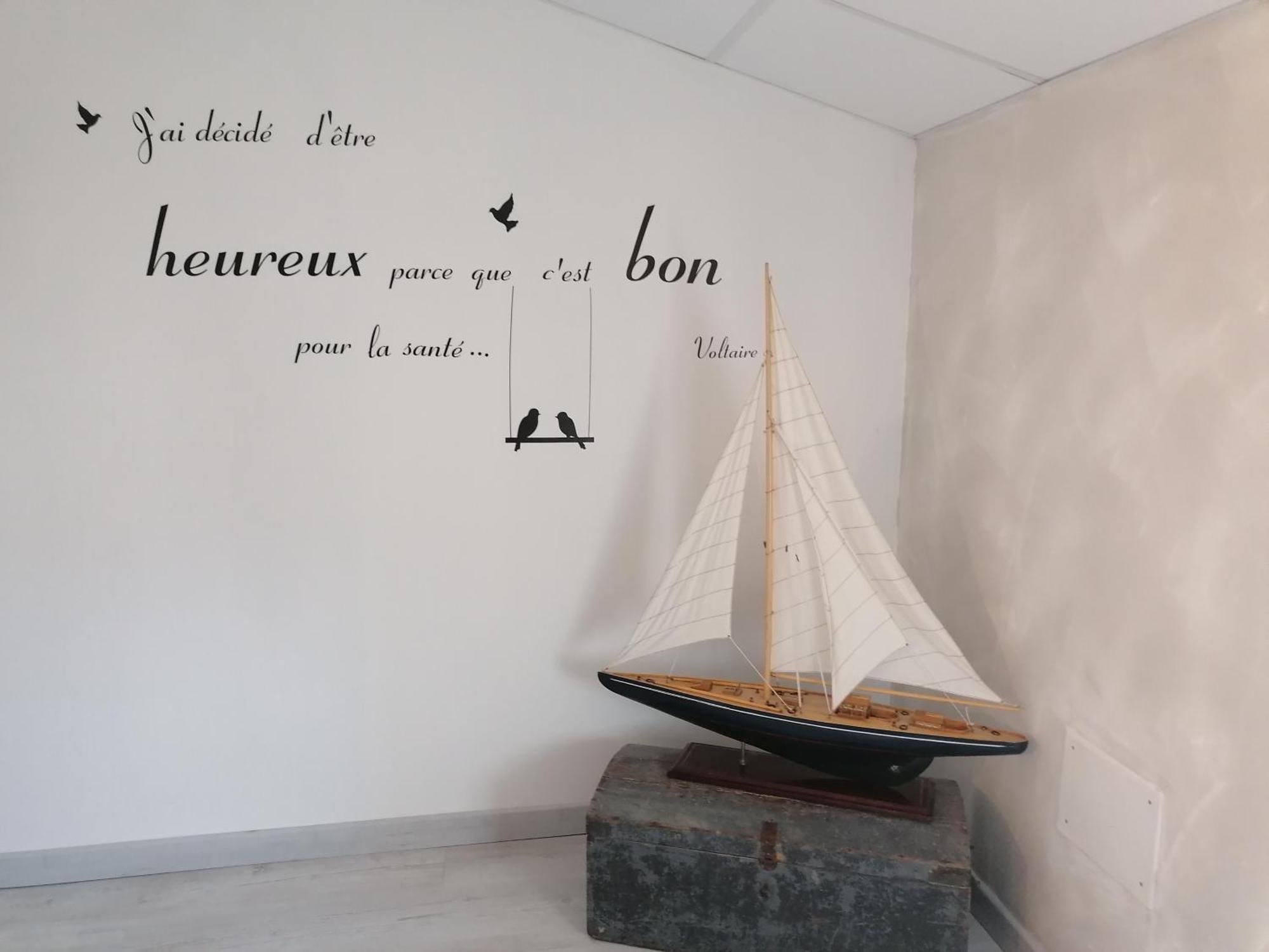 Le Petit Radieux Gémozac Kültér fotó